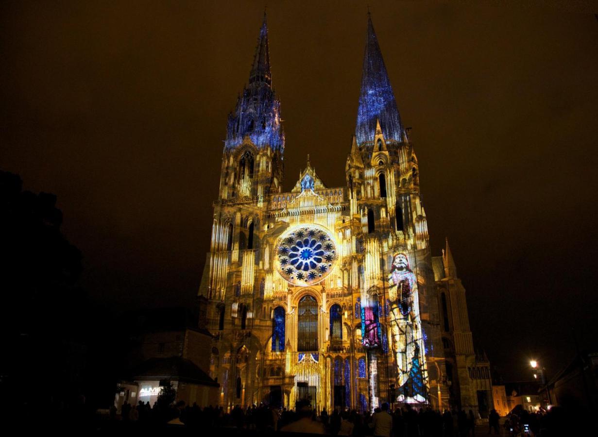 B&B Hotel Chartres Centre Cathedrale 3 Etoiles Εξωτερικό φωτογραφία