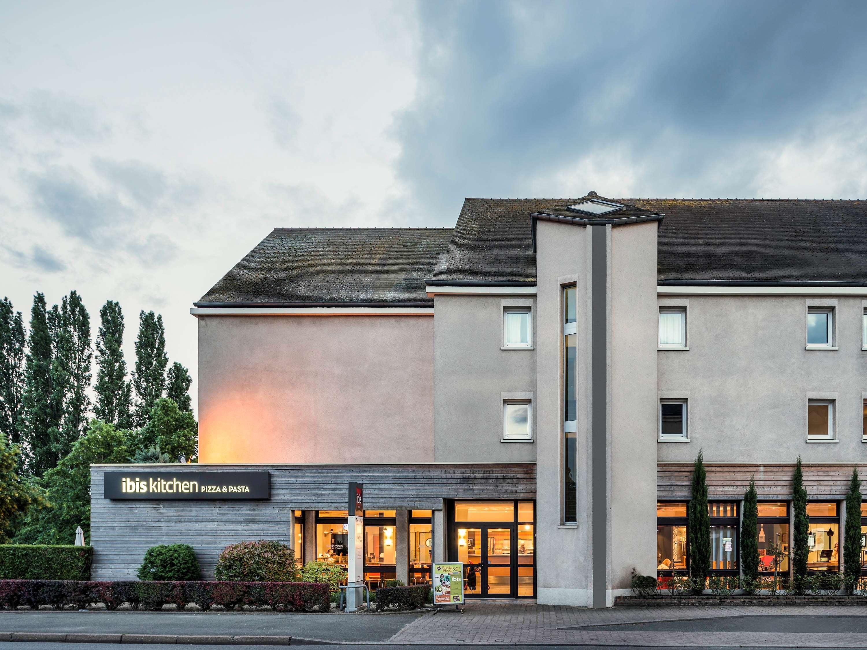 B&B Hotel Chartres Centre Cathedrale 3 Etoiles Εξωτερικό φωτογραφία