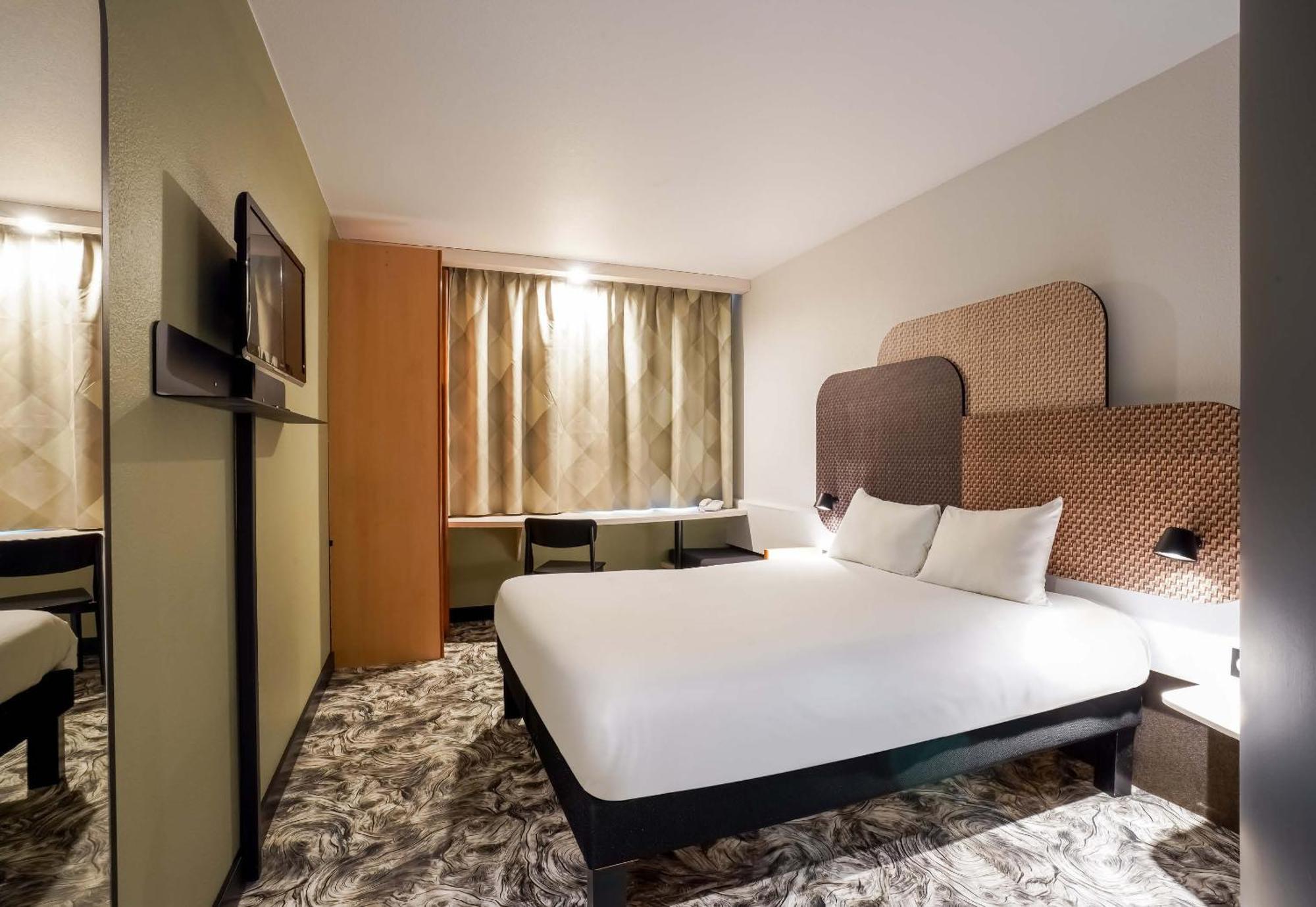 B&B Hotel Chartres Centre Cathedrale 3 Etoiles Εξωτερικό φωτογραφία