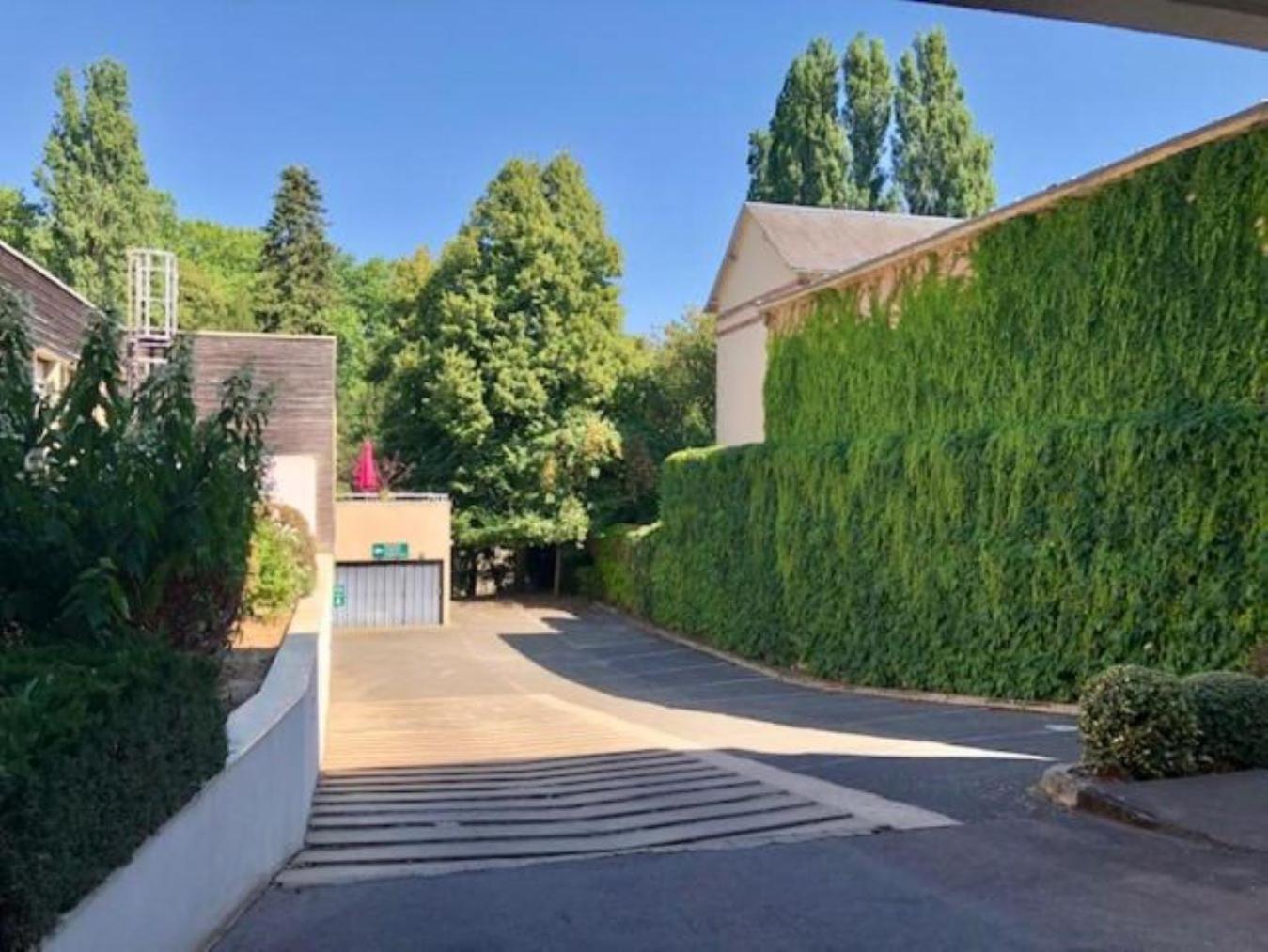 B&B Hotel Chartres Centre Cathedrale 3 Etoiles Εξωτερικό φωτογραφία
