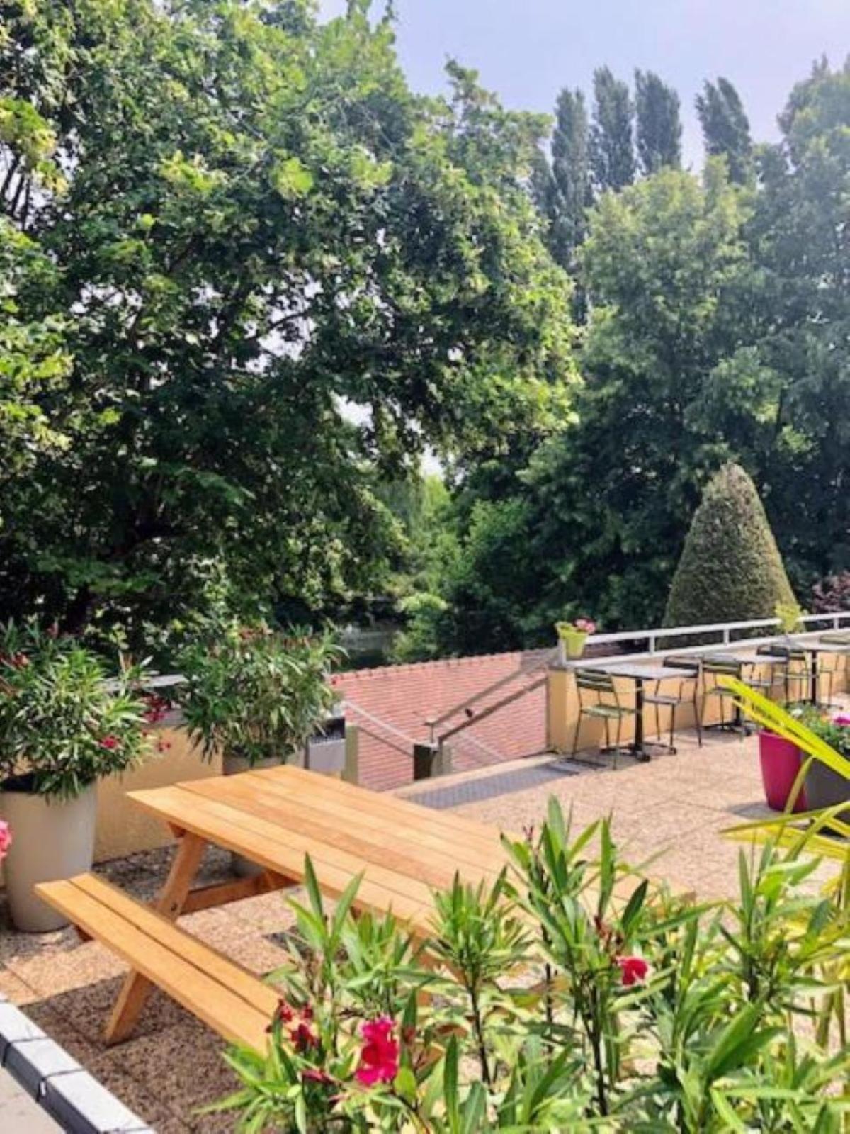 B&B Hotel Chartres Centre Cathedrale 3 Etoiles Εξωτερικό φωτογραφία