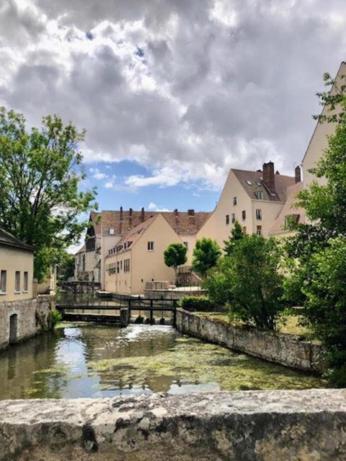B&B Hotel Chartres Centre Cathedrale 3 Etoiles Εξωτερικό φωτογραφία