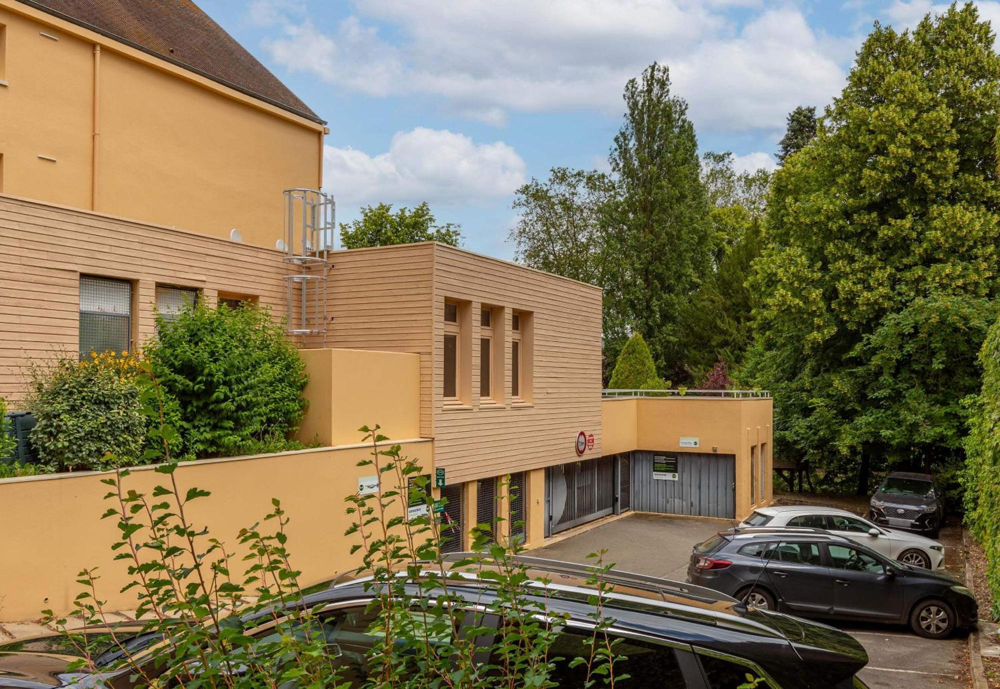 B&B Hotel Chartres Centre Cathedrale 3 Etoiles Εξωτερικό φωτογραφία