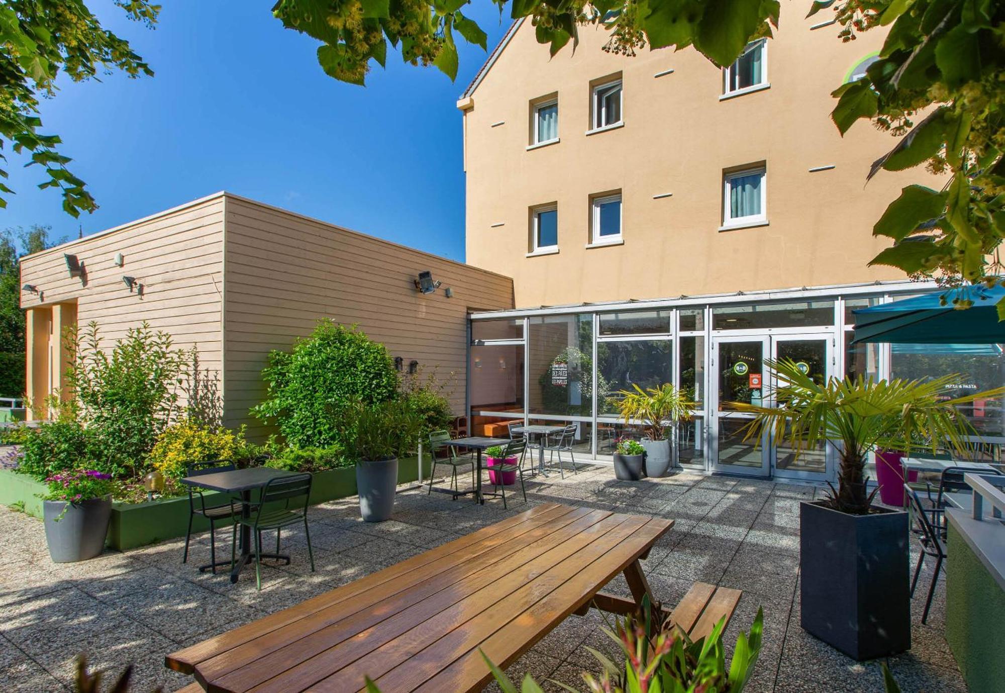 B&B Hotel Chartres Centre Cathedrale 3 Etoiles Εξωτερικό φωτογραφία