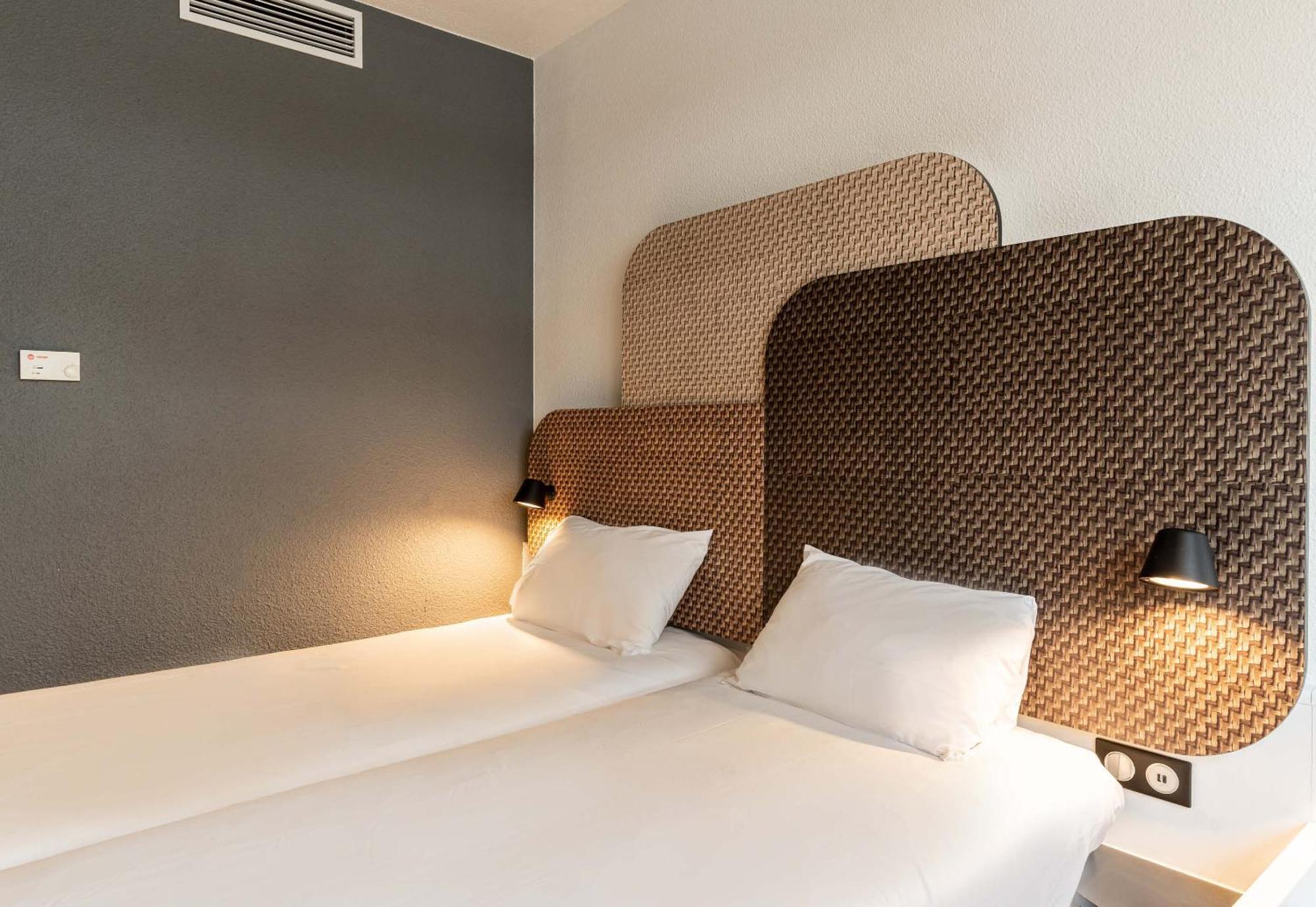 B&B Hotel Chartres Centre Cathedrale 3 Etoiles Εξωτερικό φωτογραφία